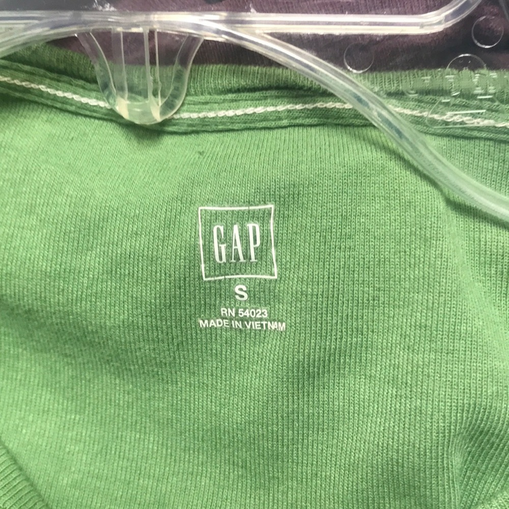 Women’s T shirts -2 small & medium size - Picture 10 of 13
